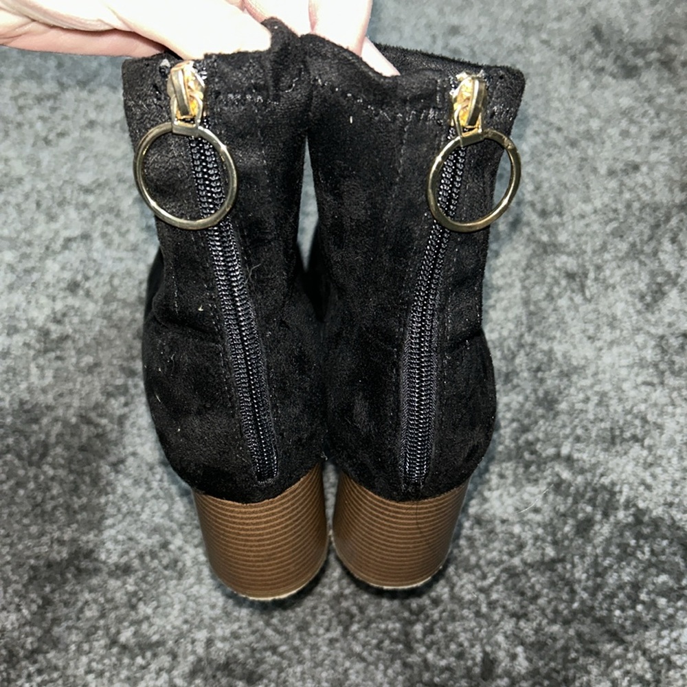 Sock booties - Picture 2 of 3